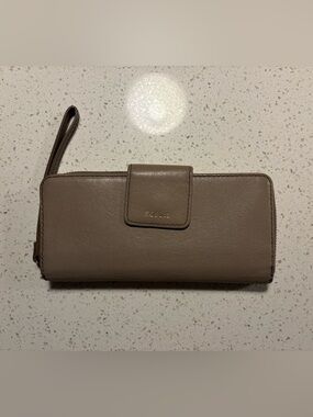 Fossil Taupe Brown Leather Wristlet Wallet